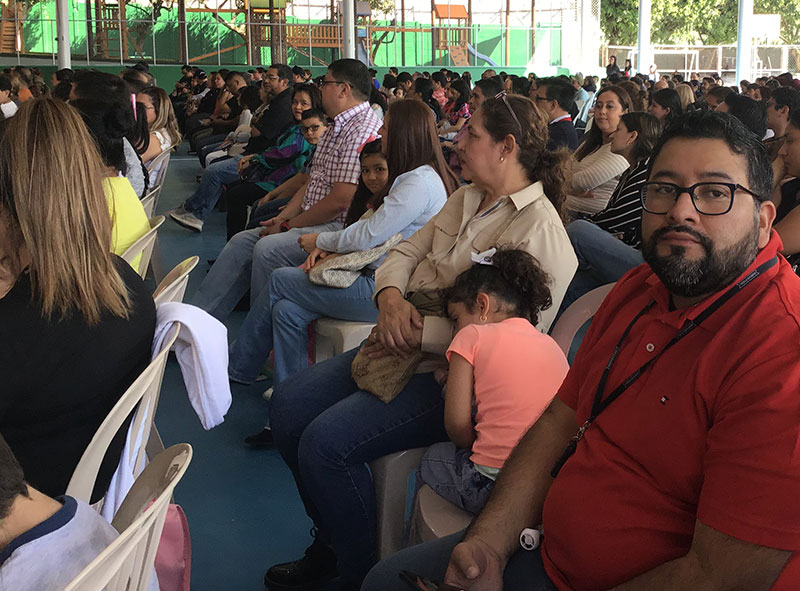 Padres de familia en Montesclaros